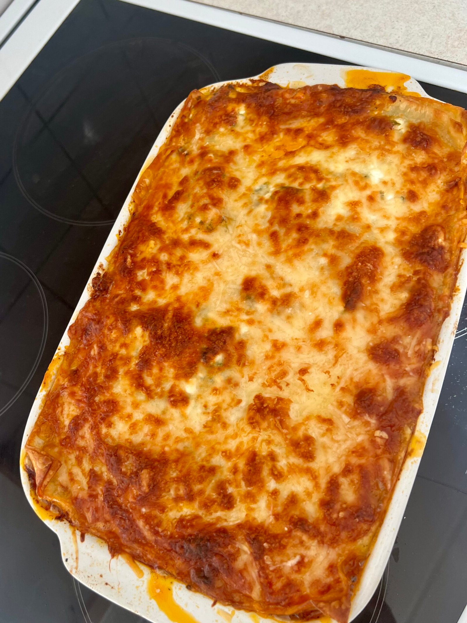 Kotilasagne Oulu, käsintehty lasagne, noutoruoka Patela, valmis kotiruoka Oulu, tilausleipomo Oulu