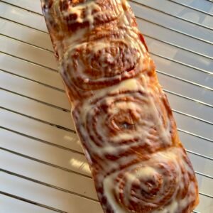 Amerikkalaiset kanelipullat Oulu, kuorrutetut kanelipullat, cinnamon rolls Oulu, tilausleipomo Oulu